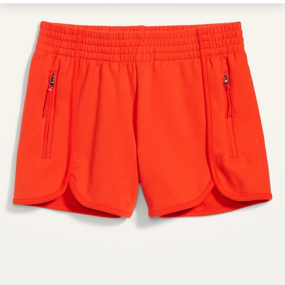 NWT OLD NAVY High-Waisted Dynamic Fleece Dolphin-Hem Sweat Shorts -- 3-inch ins - Picture 3 of 5